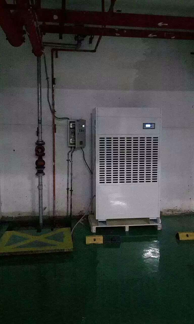 库房和车库